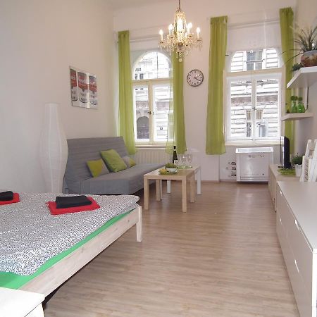 Apartment In The Centre Prága Kültér fotó