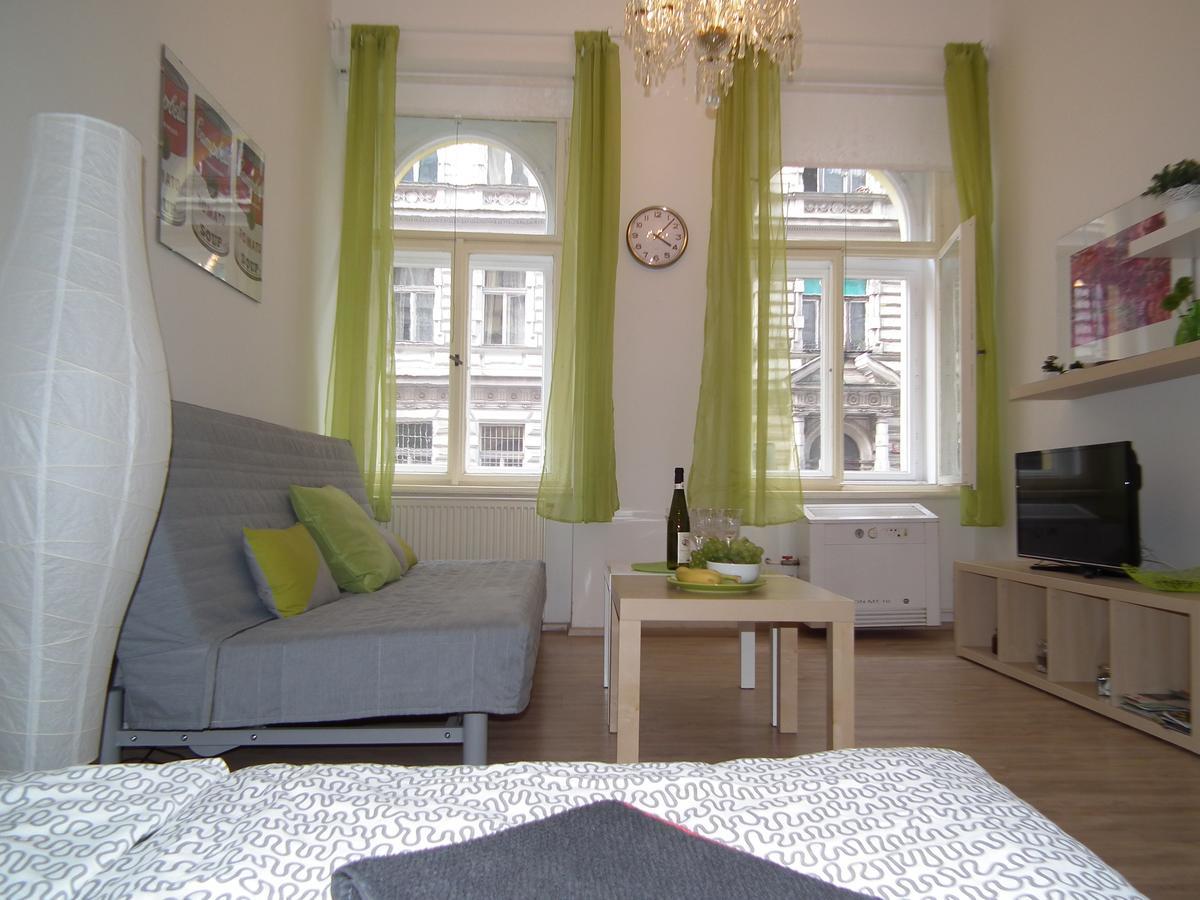 Apartment In The Centre Prága Kültér fotó
